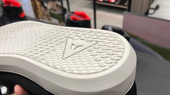 不動の大人気シューズ再入荷【METROPOLIS SHOES】